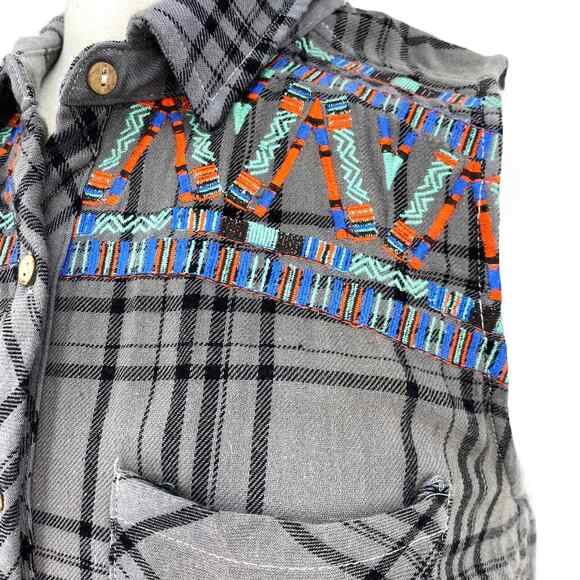 Miss Me Shirt Dress Small Gray Embroidered Ombre Boho Flannel High Low Tunic - Picture 5 of 10